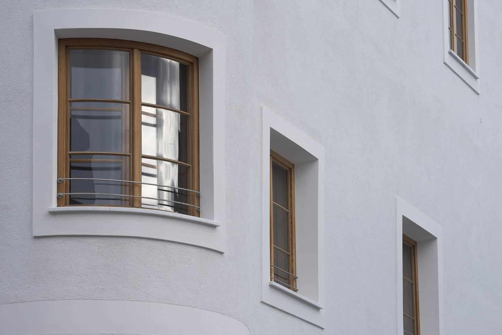 rundes gebogenes Kastenfenster Lärche Leinöl