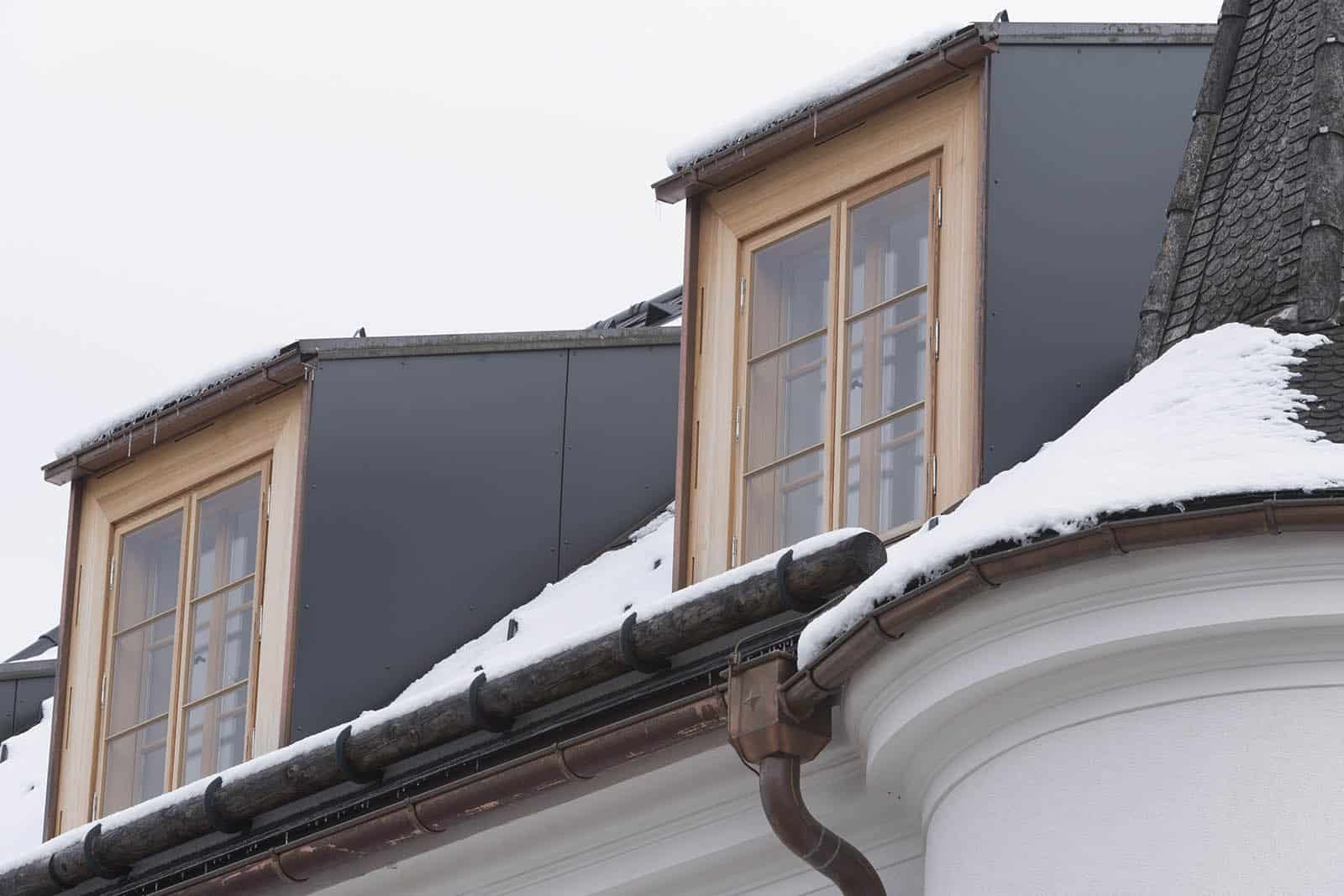 KAstenfenster in Gaupe Lärche geölt außen öffnend